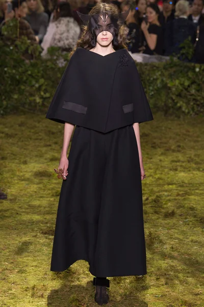 Look 3